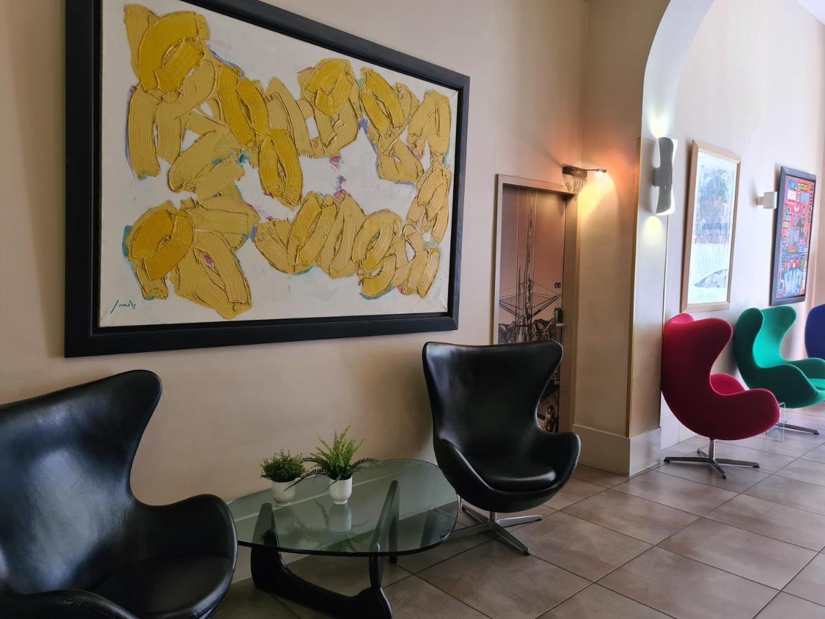 Hotel Amiraute Тулон Екстер'єр фото