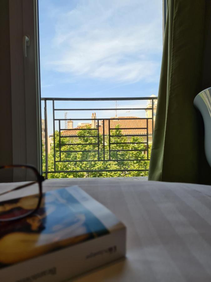 Hotel Amiraute Тулон Екстер'єр фото