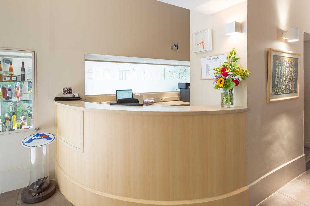 Hotel Amiraute Тулон Екстер'єр фото
